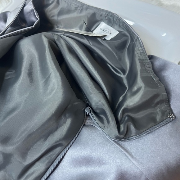 OSCAR DE LA RENTA SILVER INVERTED FLAT PLEAT SATIN SKIRT NEW WITH TAGS - Picture 6 of 14